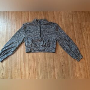 Feathers Medium Sporty Top